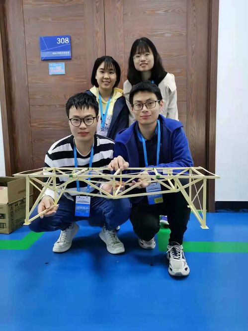 任帅参加老员工工程训练综合能力竞赛 (右为任帅)